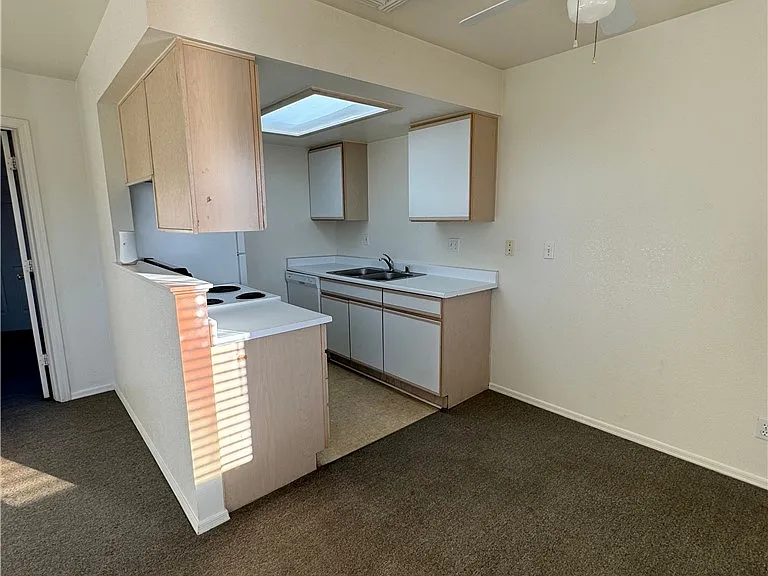 331 Phyllis Dr #2 — Photo 8