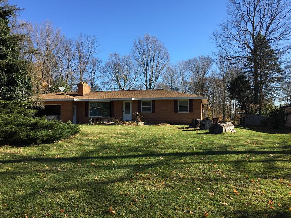 1st image of 8679 Maplewood Dr