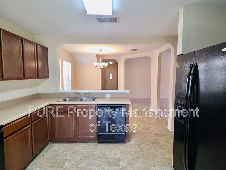 7412 Cayenne Ln — Photo 6