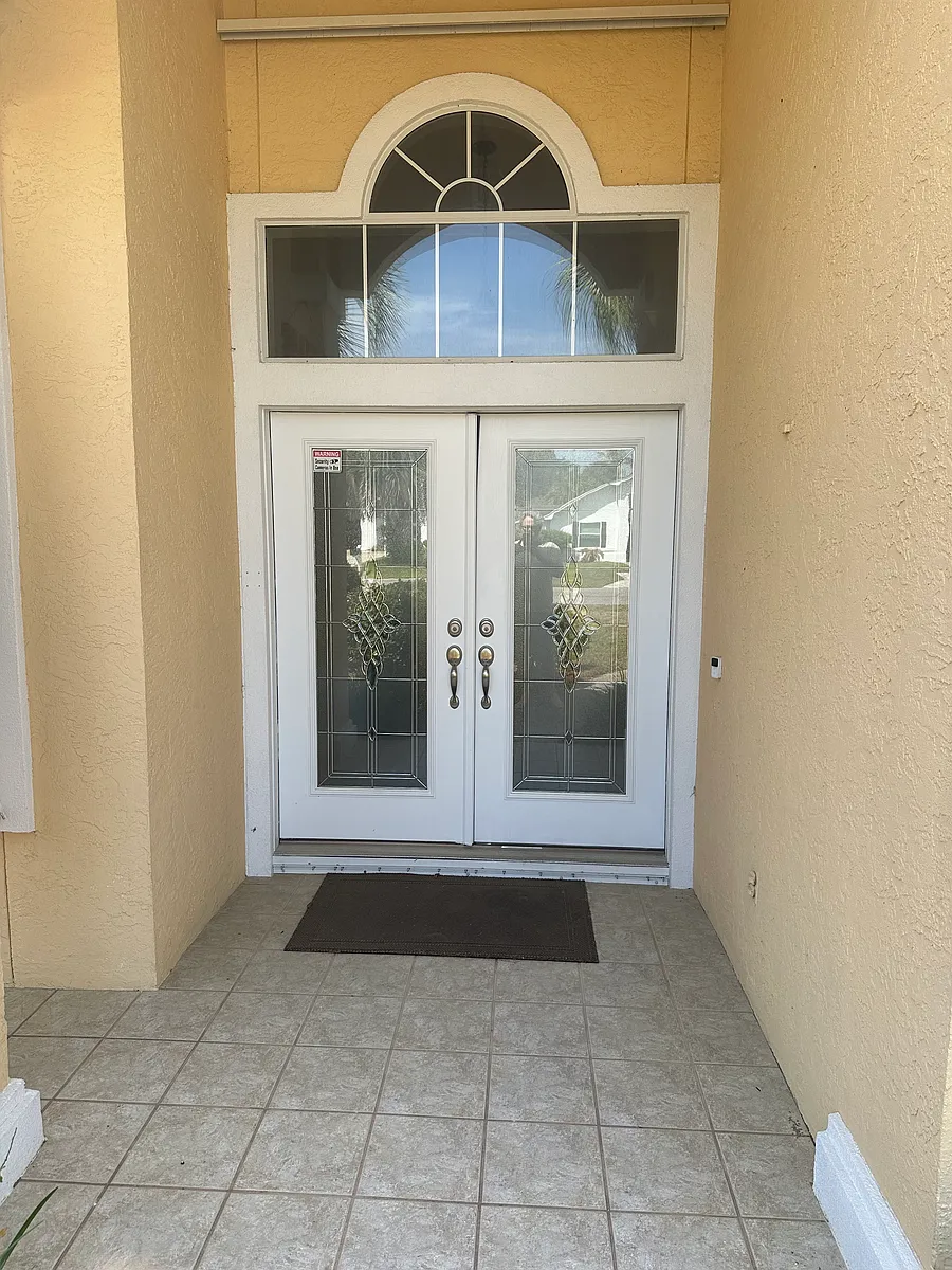 Entry - 315 Memory Ln