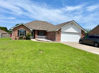 801 E 9th St, Grove, OK 74344