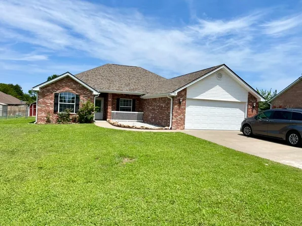 801 E 9th St, Grove, OK 74344