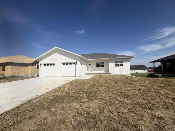 984 15th Cir NE, Sioux Center, IA 51250
