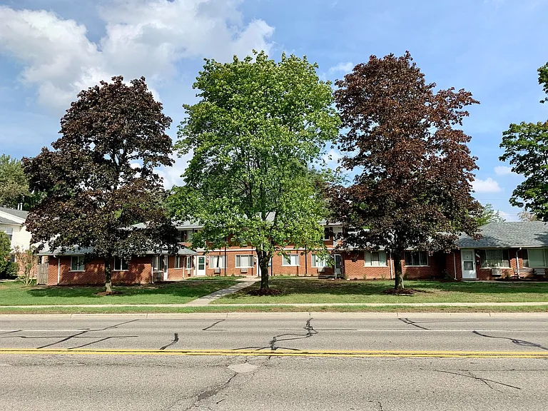 403-427 S Crooks Rd — Photo 19