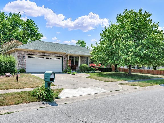 3rd image of 7527 Broadview Dr