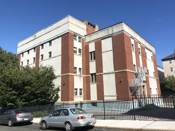 260 Fountain St, Fall River, MA