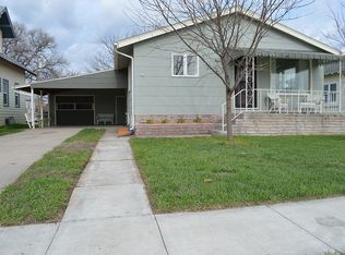 709 Q St, Bridgeport, NE 69336