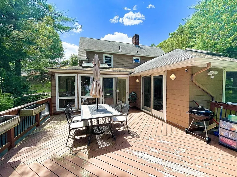 37 Emerson Rd — Photo 25