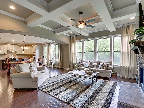 4th image of 409 Pastoral Way