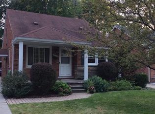 19756 Damman St, Harper Woods, MI 48225