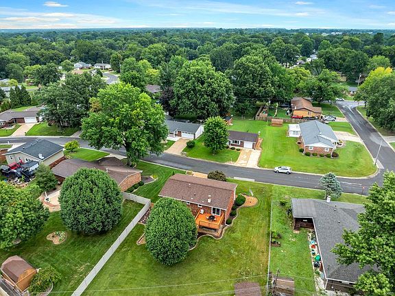 4th image of 203 Stolze Dr