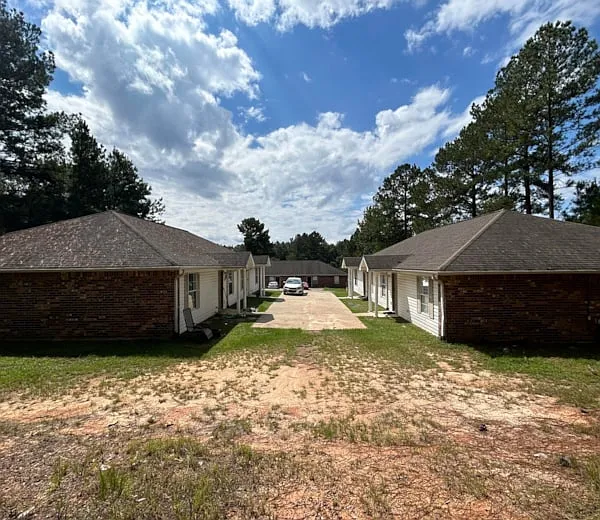 2 bed, 1250 sqft, $950 — Photo 3