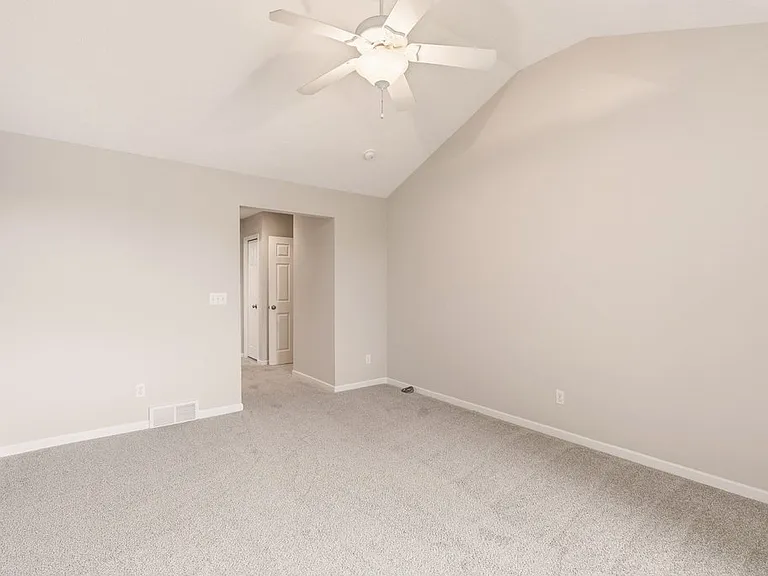 12786 Heritage Trl — Photo 32