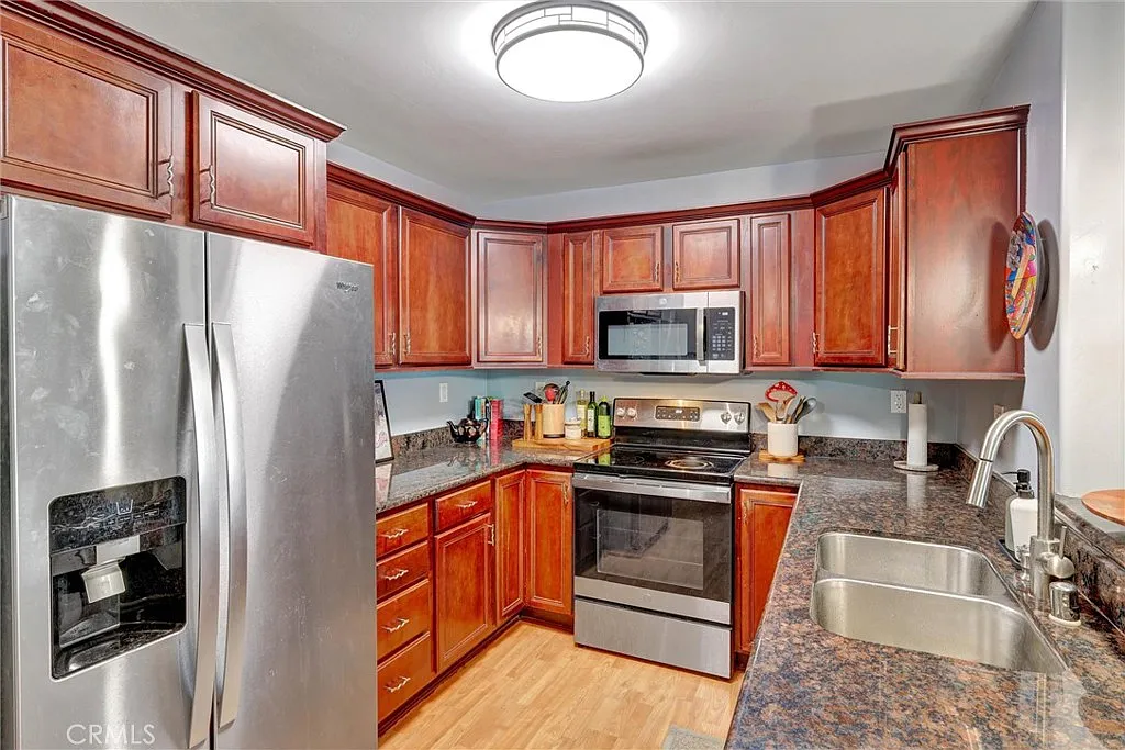 2 bed, 904 sqft, $2,950 — Photo 4