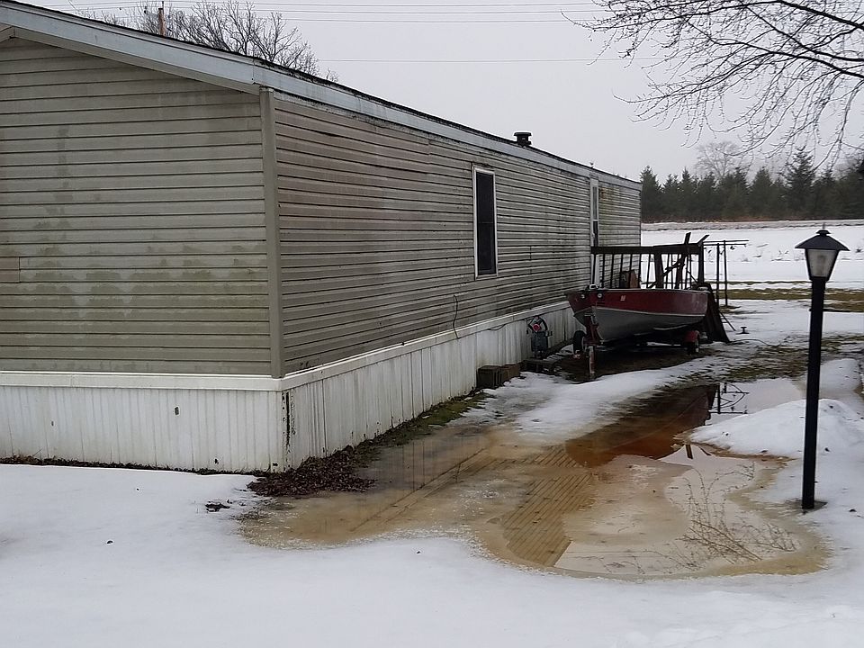2nd image of W1002 State Road 23 And 49 Trlr 32