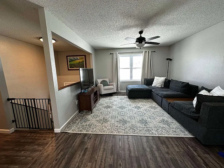 22615 Richmond Ln — Photo 9