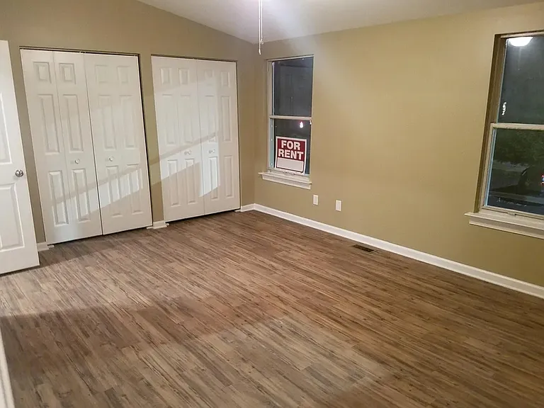 1701 Kayla Ct — Photo 17