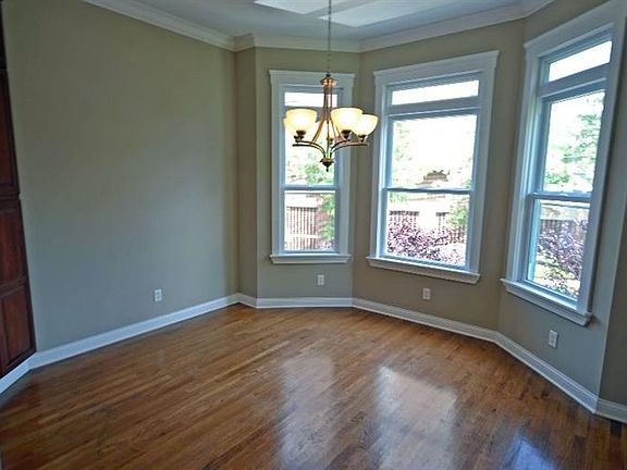 3rd image of 2113 Herrick Ave