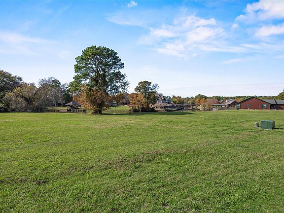4th image of 60 Wildwood Lake Dr