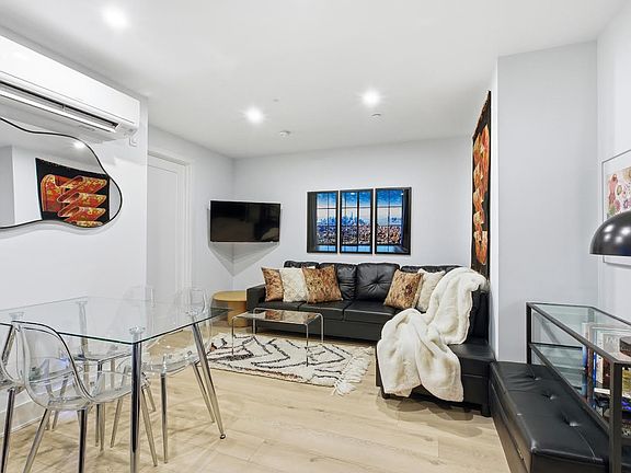 4th image of 32 W 87th St