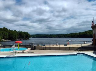 43 Underwood Ln, Lake Ariel, PA 18436