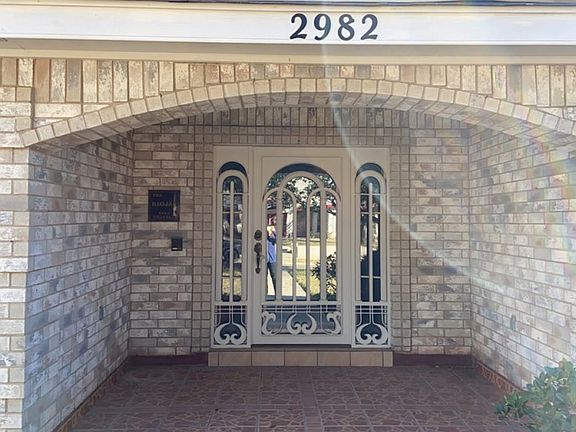 4th image of 2982 Chapala Dr
