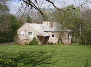 2907 Hickory Ln, La Grange, KY