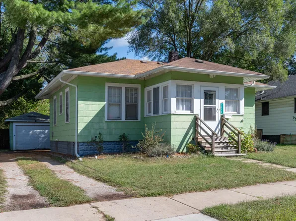 1073 Columbus Ave, Benton Harbor, MI 49022
