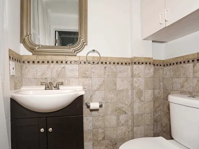 464 Belmont Ave — Photo 8