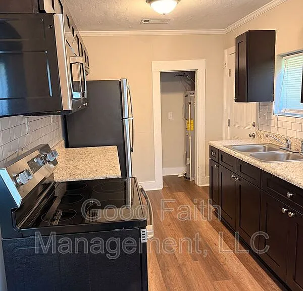 2247 Sullivan Rd — Photo 3