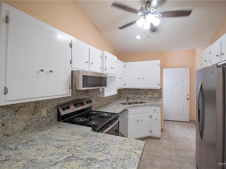 1510 River Bend Dr #6 — Photo 3