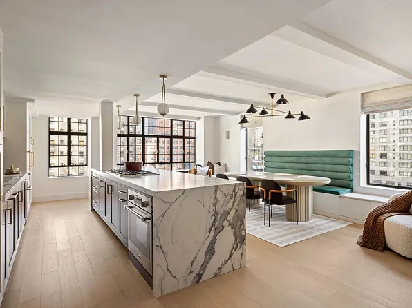 230 E 50th St #10AB, New York, NY 10022