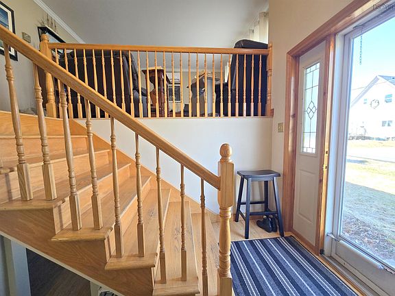 4th image of 9 Patterson St