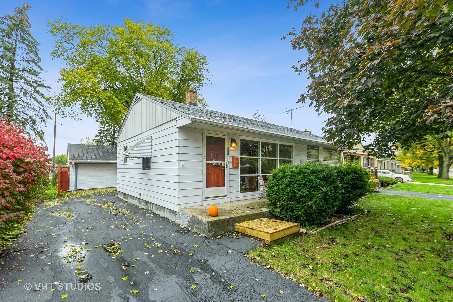 155 W Sauk Trl photo 1