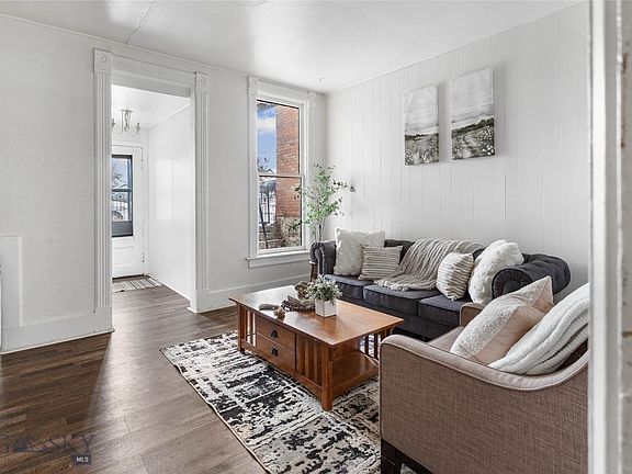 5th image of 854 Main St