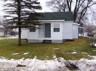 427 S Oak St, Evart, MI