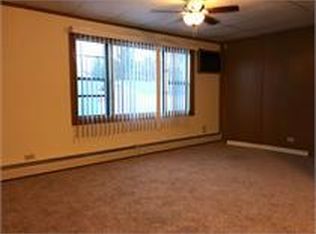 301 E McKenney St #8, Dixon, IL 61021