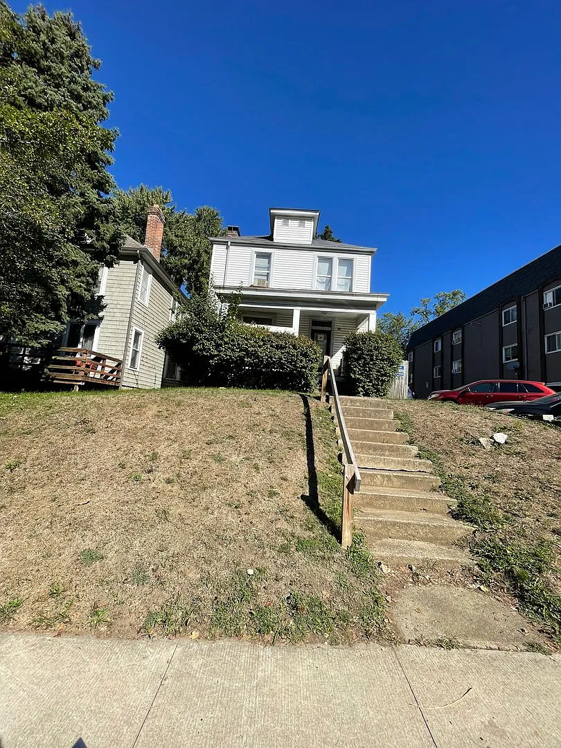 3 bedroom 1 bath single family home with yard. — Photo 4