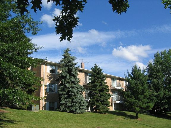 3rd image of 13911 Oakbrook Dr #6761194
