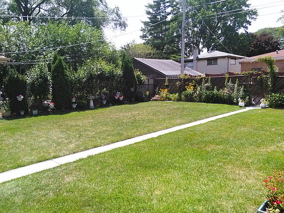 3rd image of 8052 Crawford Ave