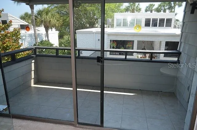Tarpon Center Dr — Photo 11