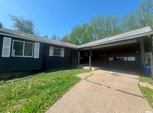 1510 Lazy Ln, Clinton, IA 52732
