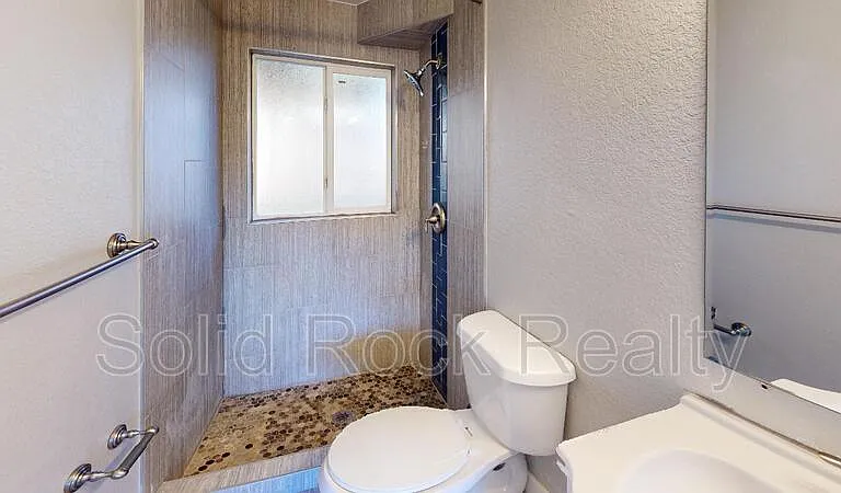 736 Squire St — Photo 7
