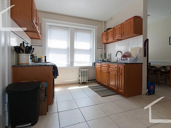 2nd image of 19 James St #4