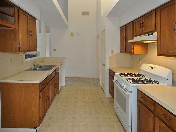 5th image of 18519 Headland Dr