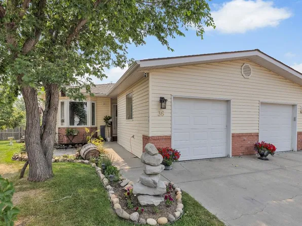 36 N Dovista Ct SE, Calgary, AB T2B 3P4
