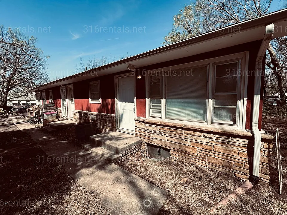 $950- 2 Bed 1 Bath - Beautiful Duplex *Coming Soon*