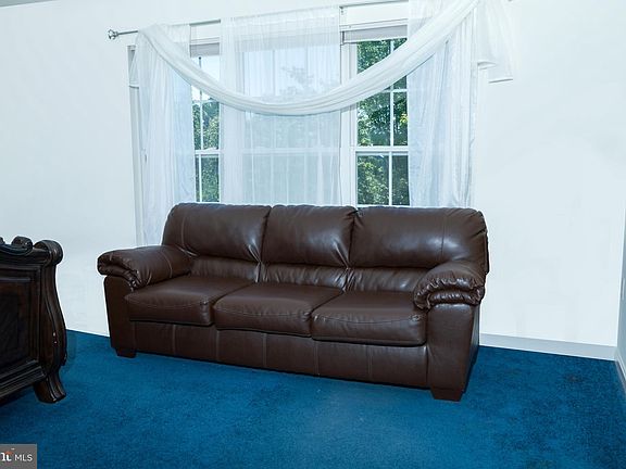 4th image of 5804 Drexal Ave