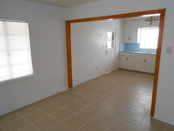 4th image of 6131 N 35th Dr