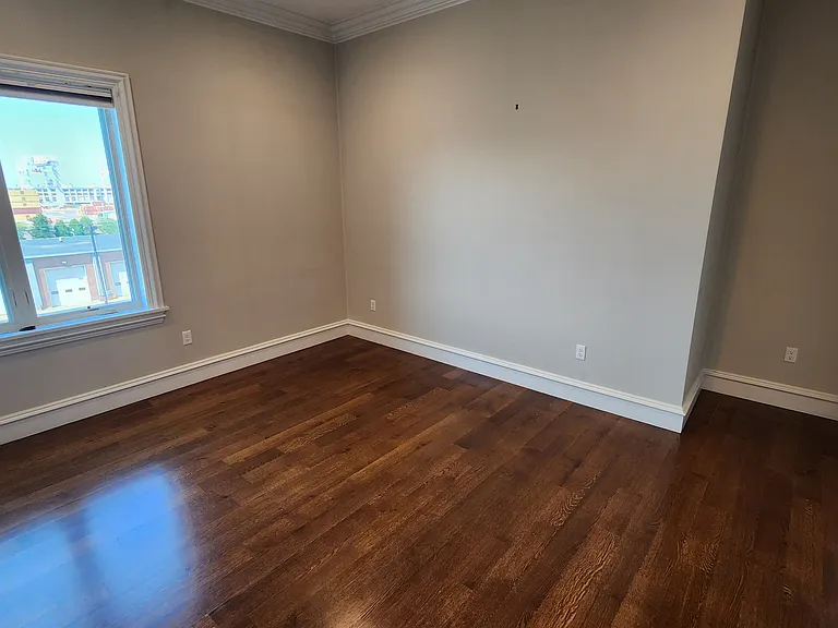 933 E 2nd St #20 — Photo 7
